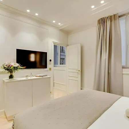 Apartment La Luna Sta Sorgendo